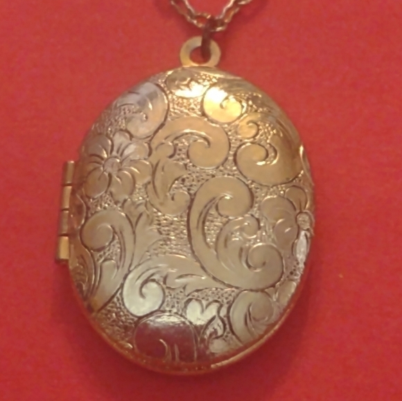 Vintage Women's brooch locket - Picture 6 of 12